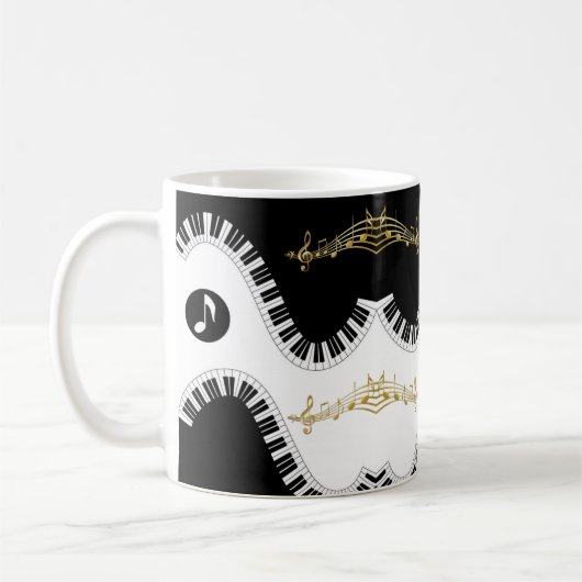 Tasse für Schwarz-weiße Piano-Musiknoten (Links)