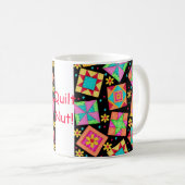 Tasse für schwarze Patchwork-Quilt-Blöcke (VorderseiteRechts)