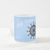 Tasse - Helm mit kurvenhaltigem Text (Vorderseite Links)