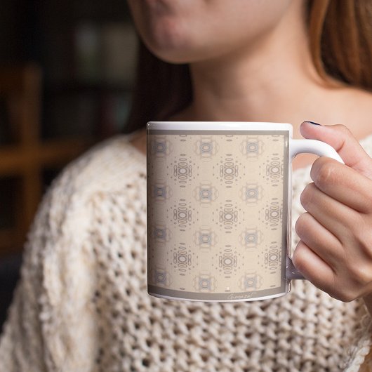 Tasse in Beige und Braun