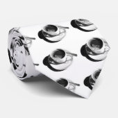 TASSE KAFFEE: BLEISTIFT-REALISMUS: KRAWATTE (Gerollt)