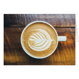 Tasse Kaffee Latte mit Leaf-Form Schaumstoff auf H