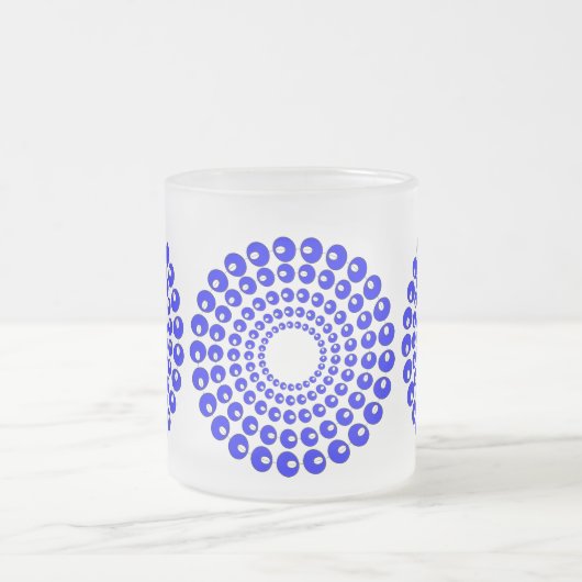 Tasse - Konzentrierte Kreise in blauen Perlen (Mittel)