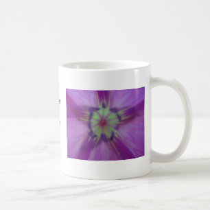 Tasse lila Blume mit Text: "Einen schönen Tag habe