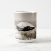 Tasse: Marineinfanteriekorpsflugzeuge über dem Kaffeetasse (Mittel)