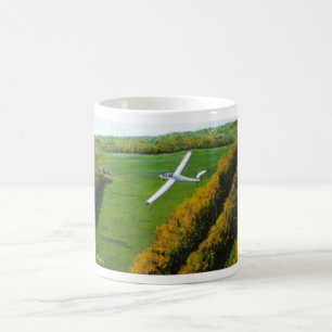 Tasse mit "allein Flug über blauem Berg "