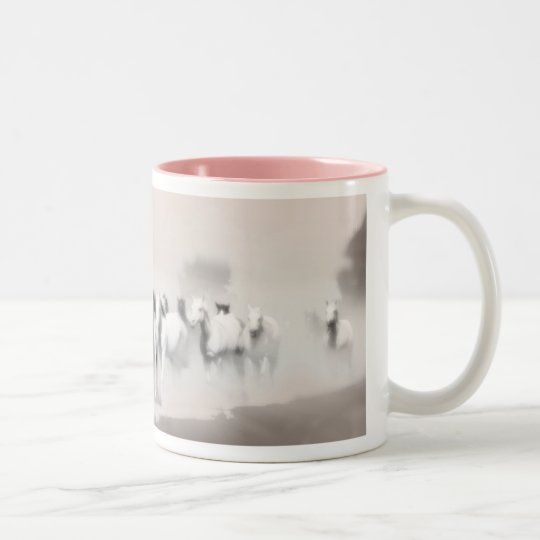 Tasse mit arabischen Pferden
