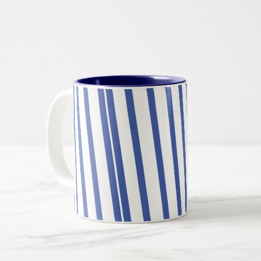 Tasse mit blauen Streifen. (Vorderseite Links)