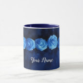Tasse mit blauer Rose mit Namensoption (Zentrum)