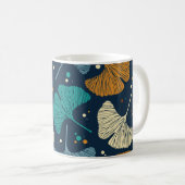 Tasse mit Blumenblättern (VorderseiteRechts)