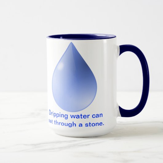 Tasse mit dem chinesischen Sprichwort über Persist (Rechts)