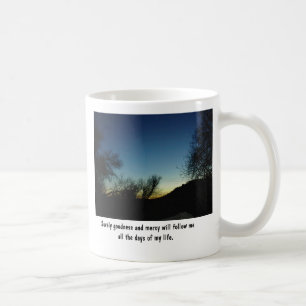 Tasse mit dem Scripture und Sonnenuntergang