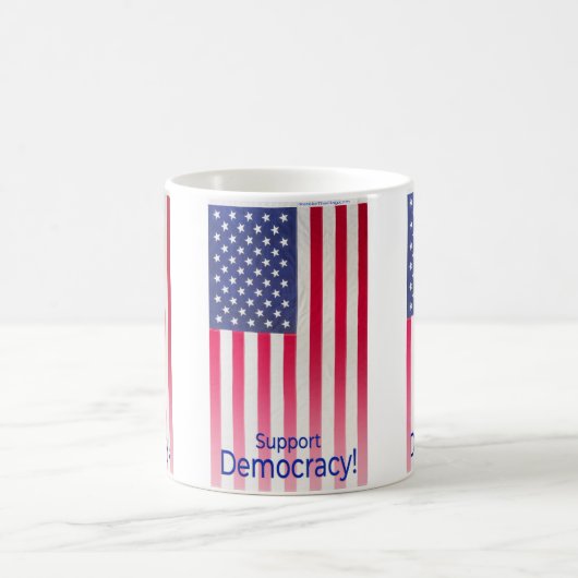 Tasse mit der Flag-Meldung "Support Democracy" (Mittel)