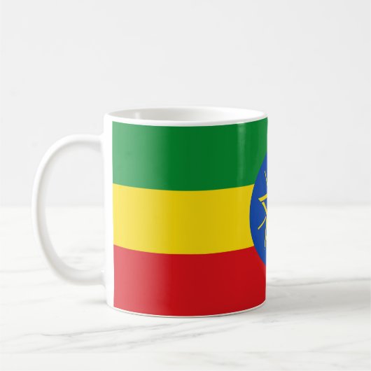 Tasse mit der Flagge Äthiopiens (Links)