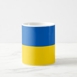 Tasse mit der Flagge der Ukraine