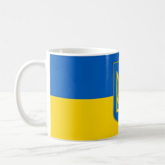 Tasse mit der Flagge der Ukraine (Links)