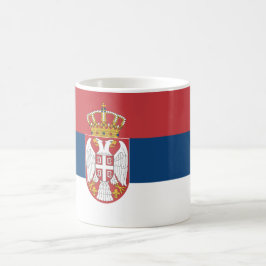 Tasse mit der Flagge Serbiens