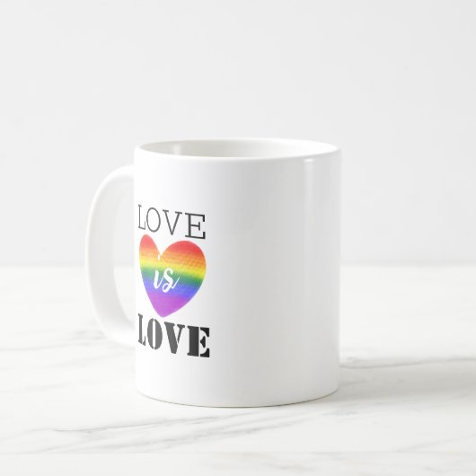 Tasse mit der Inschrift Liebe ist Liebe. (Vorderseite Links)