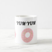 Tasse mit Doughnut auf Yum Yum (Mittel)
