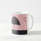 Tasse mit einem Silhouette-Schirm (VorderseiteRechts)
