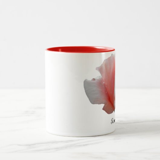 Tasse mit einem Single Reddish Rose (Mittel)