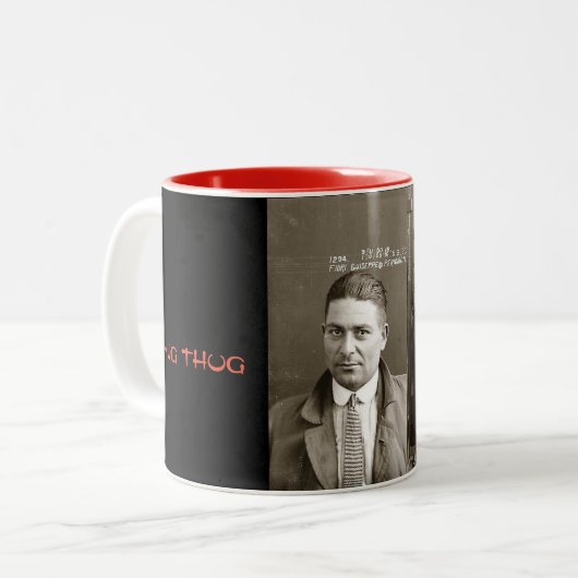 Tasse mit einem Verbrecher (Vorderseite Links)