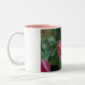 Tasse mit einer Tulpe (Links)