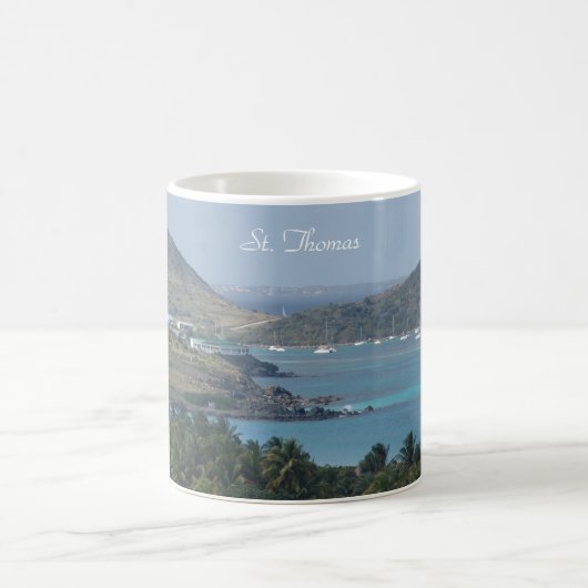 Tasse mit Fotografie von St. Thomas, Segelboote. (Mittel)