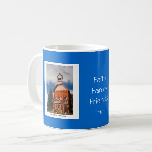 Tasse mit Glauben-Familien-Freund-Mitteilung (Vorderseite Links)