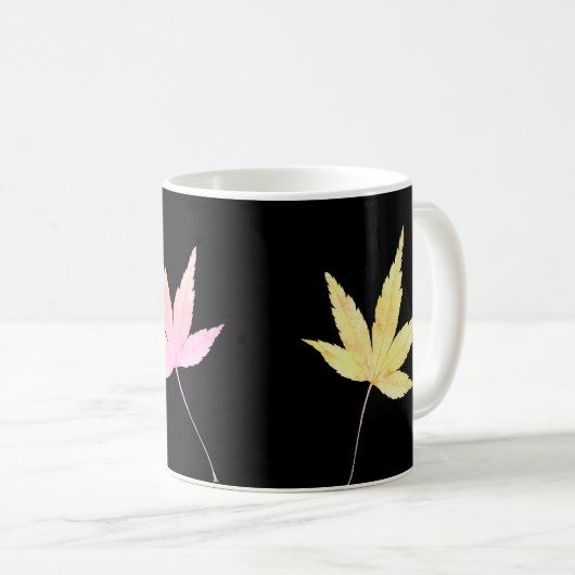 Tasse mit Herbstlaub (VorderseiteRechts)
