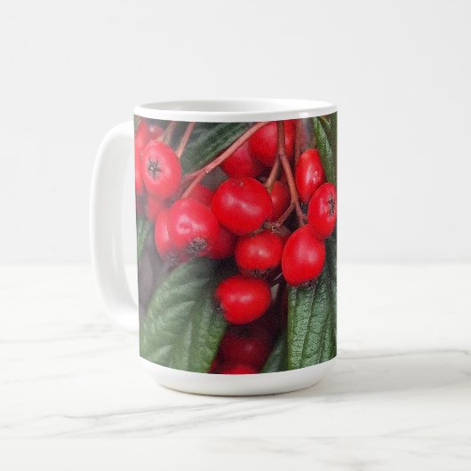 Tasse mit herbstlichen, roten Vogelbeeren (Vorderseite Links)