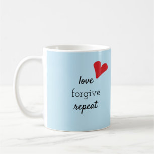 Tasse mit inspirational Mitteilung und Herzen