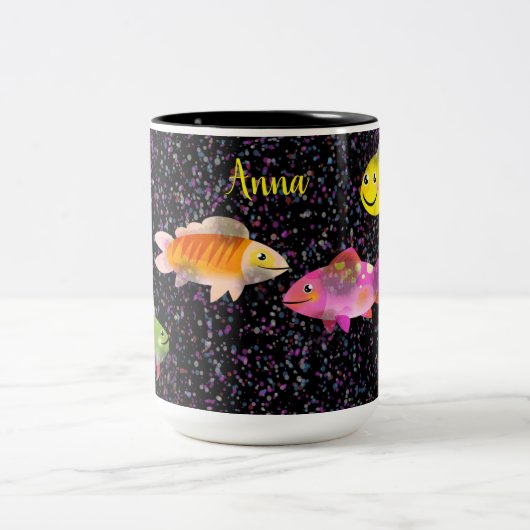 Tasse mit komischen und bunten Spaßfischen (Mittel)
