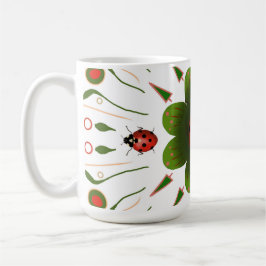 Tasse mit ladybug-Design, rot & grün auf weiß.