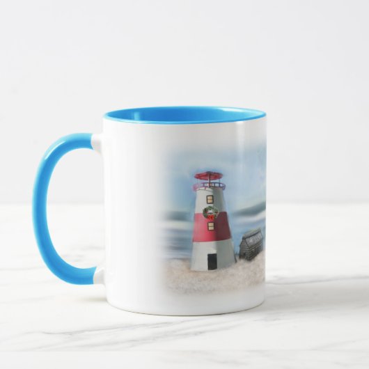 Tasse mit Leuchtturm und Weihnachtskranz (Links)