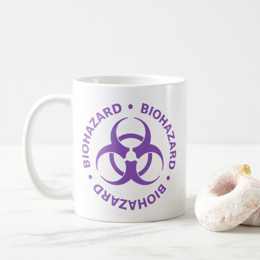 Tasse mit lila Biogefährdung (Mit Donut)