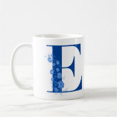Tasse mit Monogramm Floral Letter E (Links)