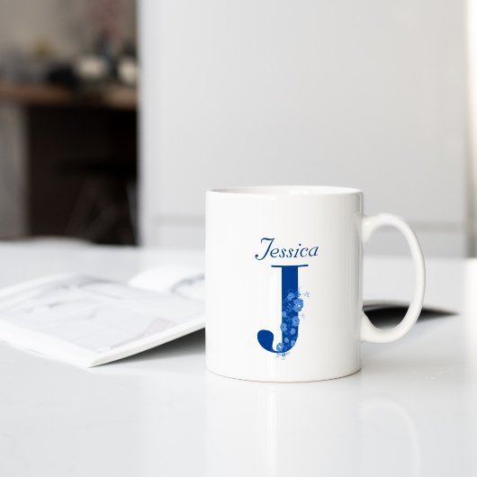 Tasse mit Monogramm Floral Letter J