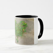 Tasse mit natürlichem Kleendesign (VorderseiteRechts)