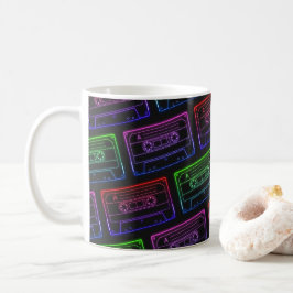Tasse mit Neon Multicolor-Kassettenmuster