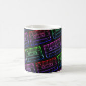 Tasse mit Neon Multicolor-Kassettenmuster (Mittel)