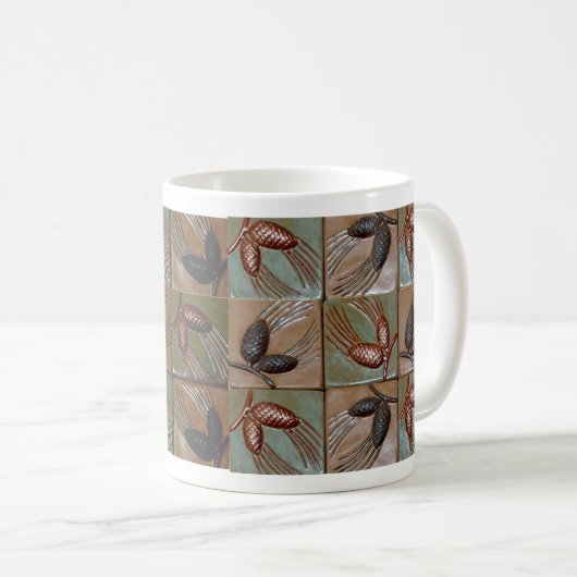 Tasse mit Pinecone Fliesendesign (VorderseiteRechts)