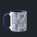 Tasse mit portugiesischem Fliesen-Muster -<br><div class="desc">Schöne blaue Tasse mit traditionellem portugiesischem Fliesen-Muster - Azulejos.</div>