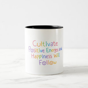 Tasse mit positivem Energie-Zitat