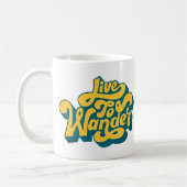 Tasse mit Retro-Typografie 'Live to Wander' (Links)
