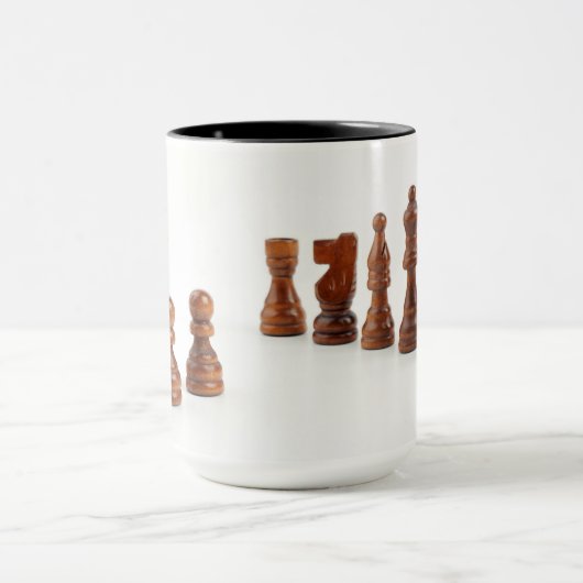 Tasse mit Schachstücken (Zentrum)