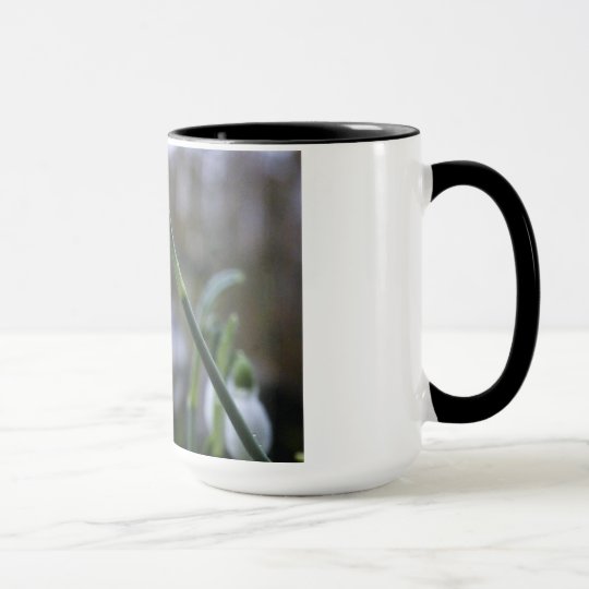 Tasse mit Schneeglöckchen