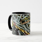 Tasse mit Schraubenentwurf (Vorderseite Links)