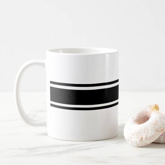 Tasse mit schwarzen Streifen (Mit Donut)