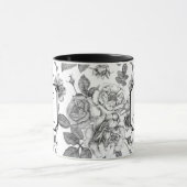 Tasse mit Schwarzweißrosen (Zentrum)